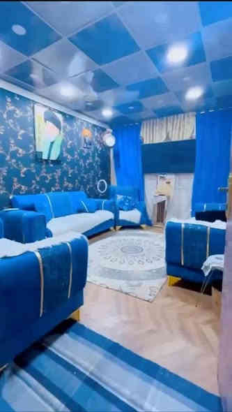 المساحه 90
العنوان لاصمعي الجديد 
غرفتين وديوانيه ومطبخ وحمام و تواليت 
السعر 33وبيها مجال 
بس مكاتبه ويه ابو مجلس البلدي استفسار اتصال ***********
