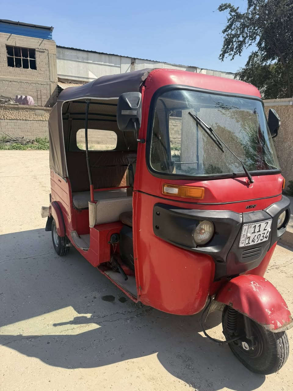 السلام عليكم تكتك 2017 جاهزة ونضيفة مكان الزعفرانية 
ال س ع ر 4.500   اي استفسار اتصل او راسل ***********. كلشي واضح كدامك
