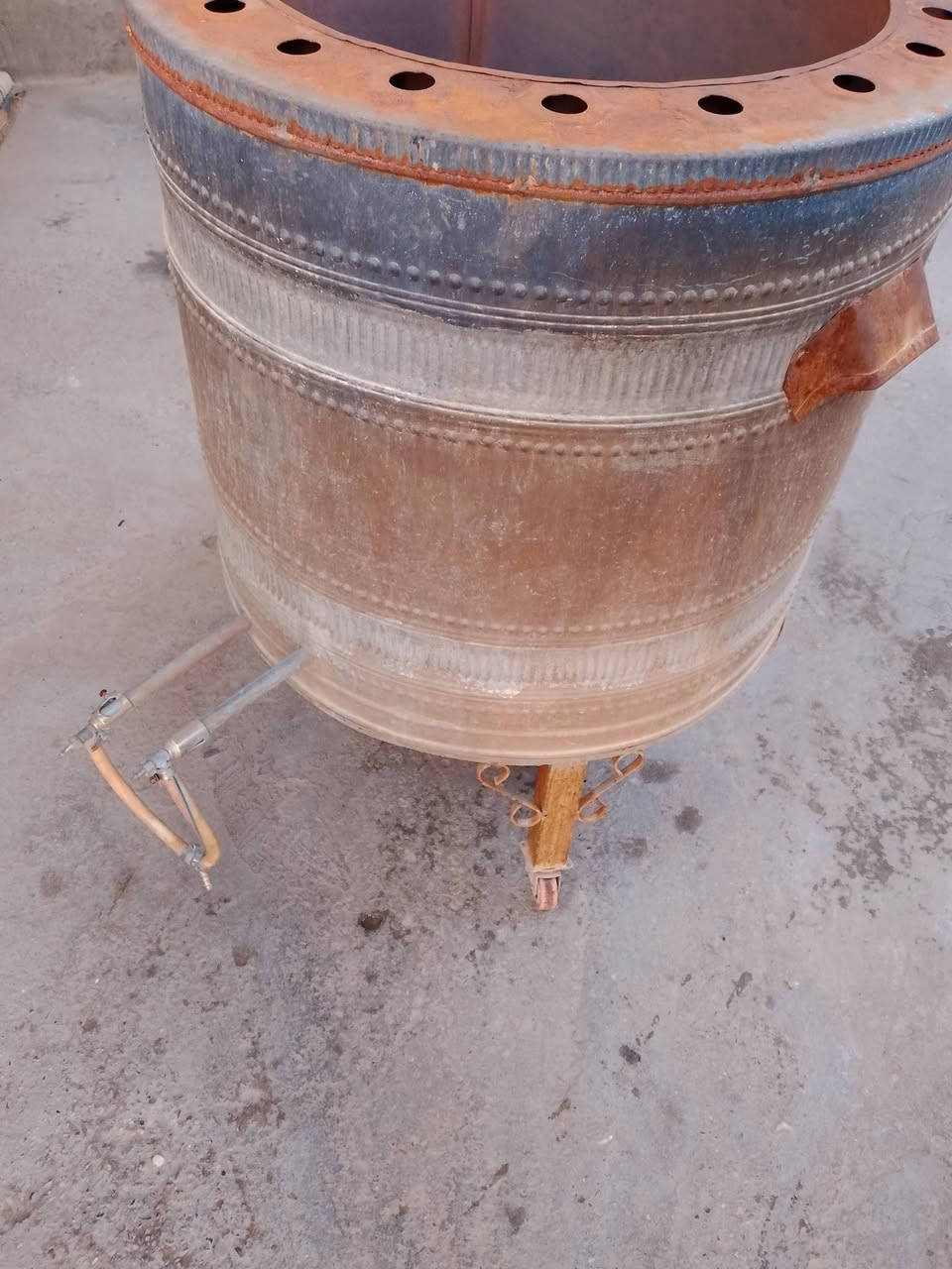 السلام عليكم
تنور غاز كل عيب ما بي بالشرط 
السعر 35 وبي مجال قليل 
العنوان كركوك القادسيه تقاطع ابو خطاب 
***********
