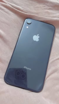 ايفون XR • ذاكرة ٦٤ • بطارية ٧٠٪