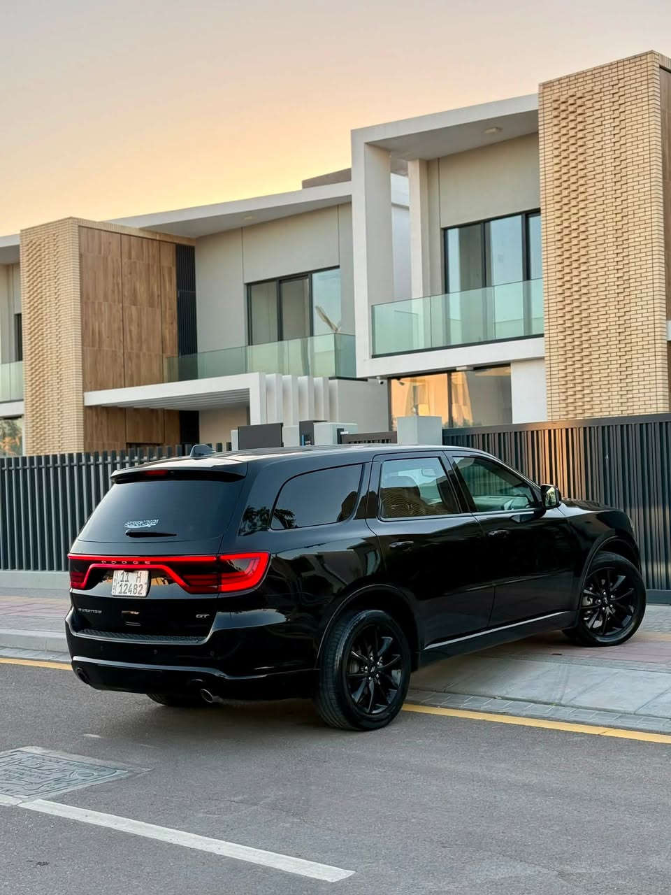 دورنكو موديل 2019، GT (عدا الفتحة)، محرك 6 سلندر، سبعه راكب،بسعر مناسب جدا
نظيفة وجاهزة بدون نقص، .
المواصفات: كاميرا 360، كشنات كنتارةوجلد ,كشنات كهرباء , خزن ميموري، هيتر وتبريد بالكشنات والستيرن, بصمة ودخول ذكي,تشغيل عن بعد ، كير طيارة، شاشة، شفتات ستيرن،اشاير بالمري,زينون, حساسات خلفية، ويل 20، جنطة كهربائية، وباقي مواصفات فئة GT المعروفة. الكير والمكينه مكفولات بدون فتح حادث السيارة جاملغ وبنيد

السعر (18,500$)، وماعتقد اكو بهيج سعر 
للاستفسار:
العنوان بغداد الدوره 

***********
