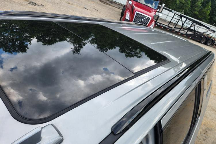 تاهو سوبربان 2023 بسعر البلاش!!!
مواصفات RST الفول♥️.
بصمة 
تشغيل عن بعد
شاشة چبيرة
فتحة سقف بانوراما 
كشن جلد تدفئة
حوض خلفي كامل
مرقم اربيل الاحمر
كامرة 360
لون حلو ميلم وصخ
ويل 18 
بلاك ادشن كامل 🤍.

حادثها‼️
الموضح بالصورة فقط لا غير!!!
بدون دواخل ابد تجي تفحص السيارة تعجبك وتروح سيارة نظيفة واني اتكفل كلامي هذا السيارة تاخذها تريد تسويها خط تريد تخليها للعائلة السيارة بالحالتين تفديك ومتعبك ابد 🤎🤎
سعرها : 480 بيها مجال💚.

الموقع 📍: بَـغـداد - حَـي الجِـهاد (حي الحسين) 

للتواصل : *********** بيه واتساب
