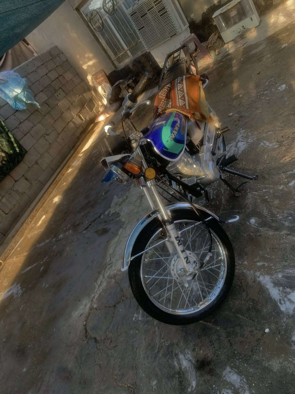 السلام عليكم درجة للبيع نامه امتياز موديل 25 دراجه نضيفه سعر 600مكاني حله طهمازيه ***********
