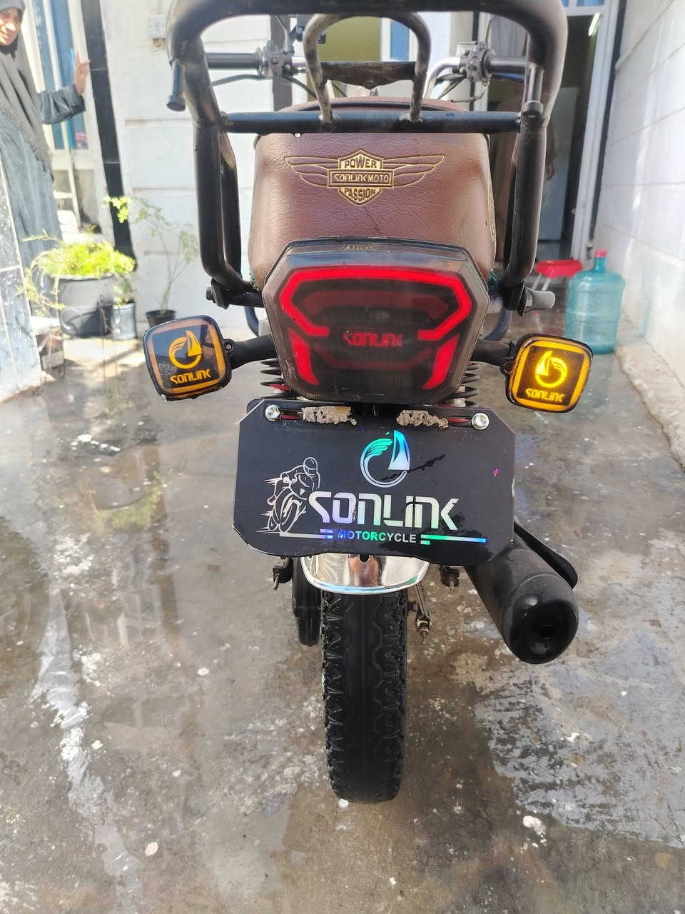 السلام عليكم دراجه ايراني موديل 24 اوراق كامله مكان الشعب شارع الصحه السعر 750 وبيها مجال تواصل على الرقم موجود واتساب***********
