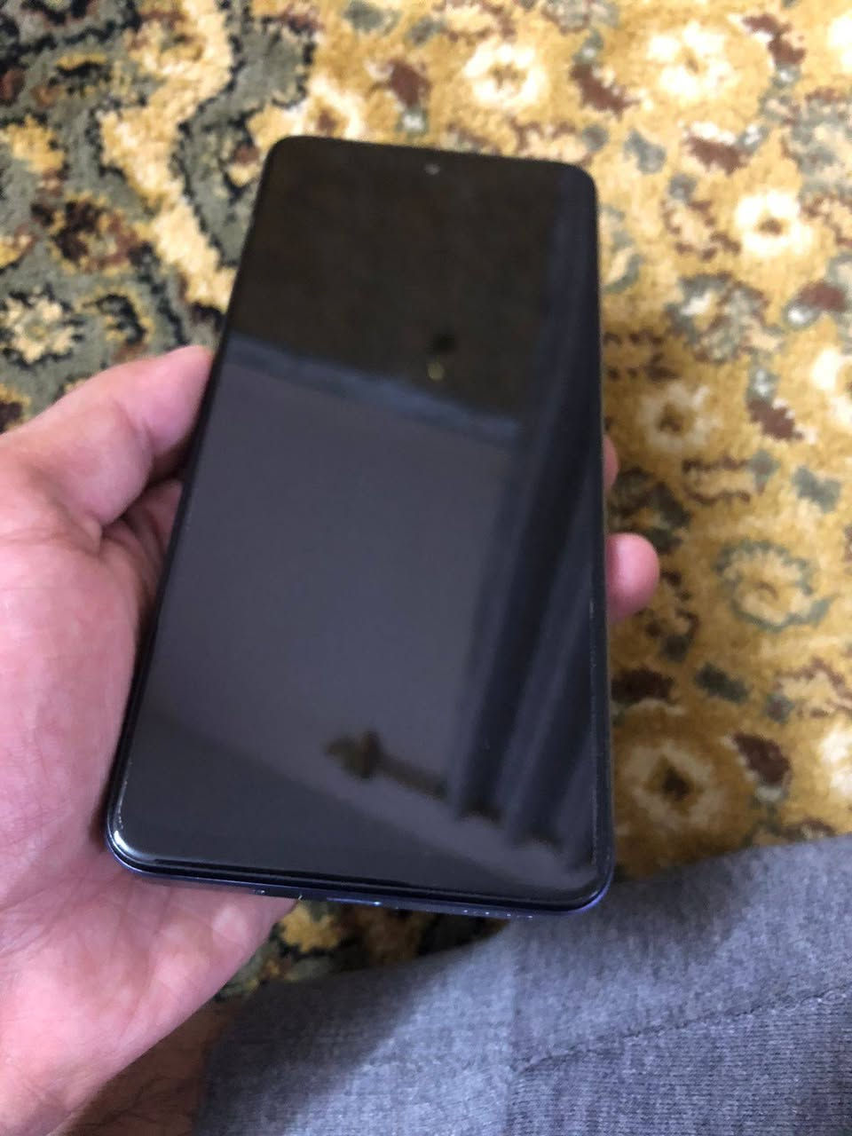 سلام عليكم للبيع سعر 200
ريلمي C75X (Realme C75X) باللون الأزرق المحيطي. 

الشاشة: يأتي بشاشة IPS LCD مقاس 6.67 بوصة مع معدل تحديث 120 هرتز. 

الأداء: يعمل بمعالج MediaTek Helio G81 Ultra، مع ذاكرة وصول عشوائي (RAM) تصل إلى 8 جيجابايت وذاكرة تخزين داخلية تصل إلى 256 جيجابايت. 

الكاميرا: يتميز بكاميرا خلفية أساسية بدقة 50 ميجابكسل. 

البطارية: يحتوي على بطارية كبيرة بسعة 5600 مللي أمبير تدعم الشحن السريع بقوة 45 واط.
 استفسار ***********
