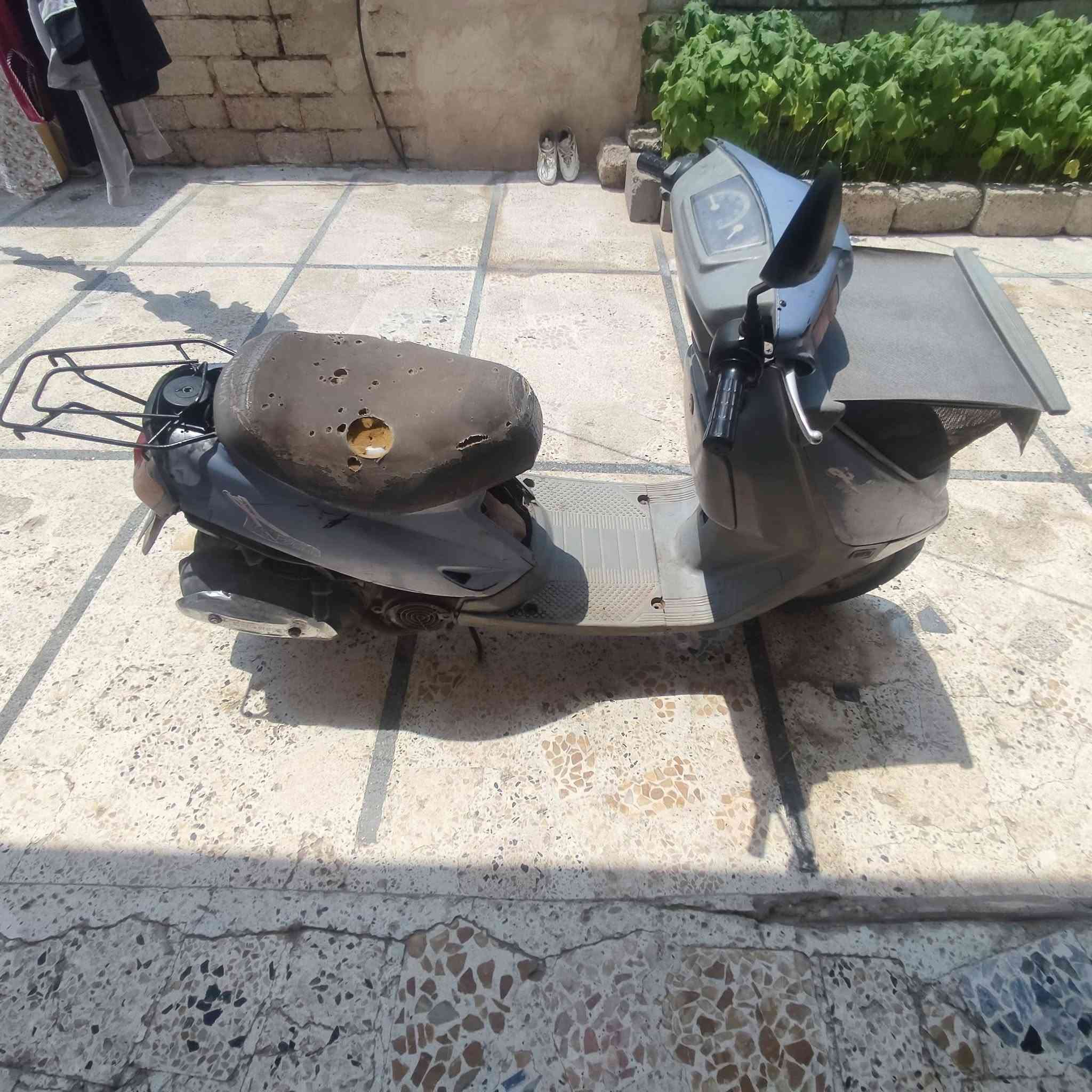 ماطور للبيع شغال كامل بس يعوزه دهن وبانزين السعر 150الف الاستفسار  ***********
