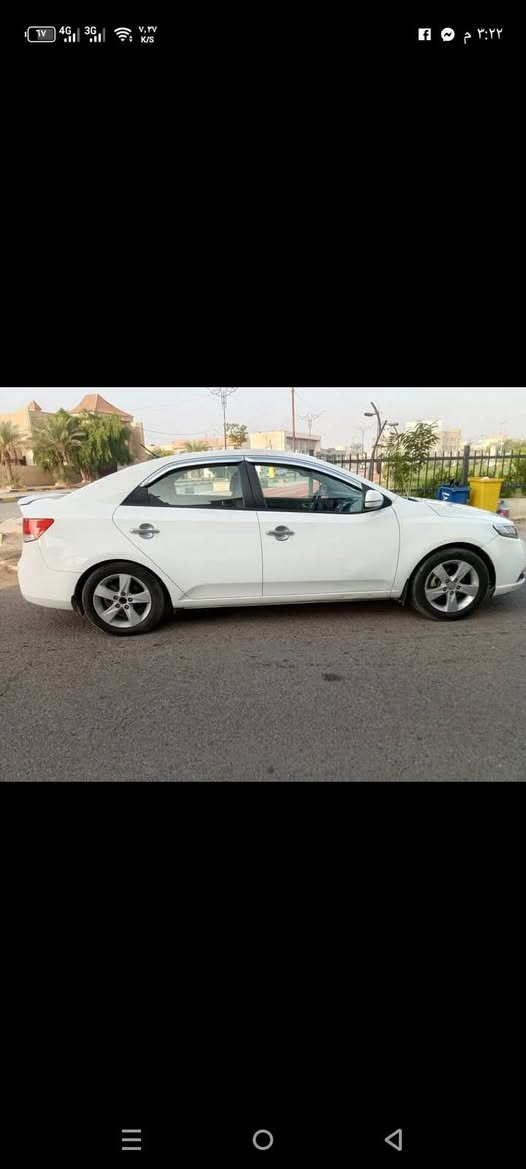 مكلف مكلف مكلف خابر صاحبها 
سيراتو خليجي  بيها قطعتين 
خابر صاحبها وافتهم منه 
***********
