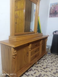 غرفه خشب لبيع  جديده  تسكام خمسه ملم  نضيفه درج وله صله 4 شهر  مسكمه 3...