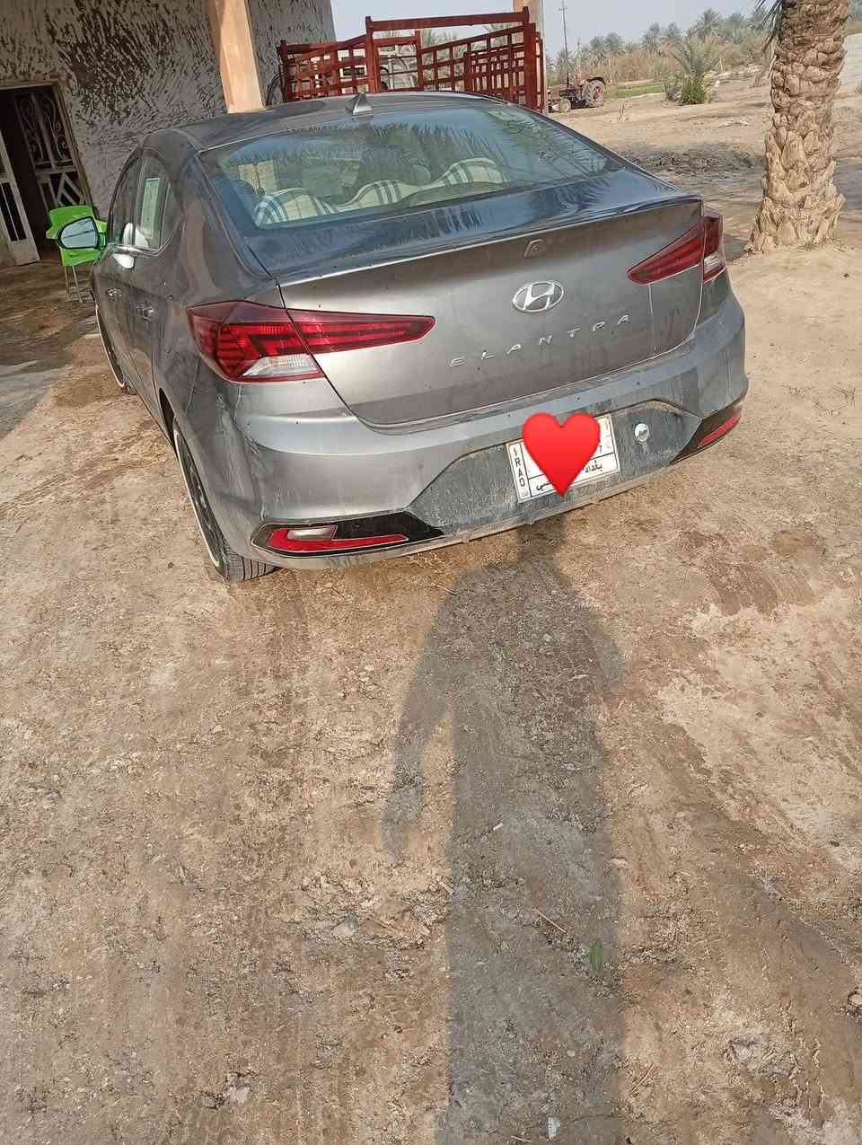 سلام عليكم 
النترا 2020 امريكي مكينهه 2000 كير ايتي بيهه قطعة تبديل جاملغ امامي ليبل واحد وشويهه من بنيد رقم بقداد  مكان بابل سكندريهه *********** السعر 137 وبيهه مجال
