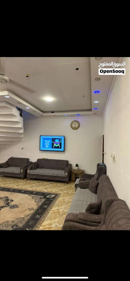 للبيع ياسين خريبط مساحه 240  مالك صرف طابقين 6 غرف وصالتين ودوانيه ومطبخ وصحيات 5 وغرفه بيهه حمام حديقه حلوه وكراج سياره بيت حلو مرتب بل واقع احله موقعه في زون الثالث قرب مشتل النرجس موقعه حلو كلشي قريب علي السعر 470 وبي مجال مكاني بصره ياسين خريبط هاذ رقمي ***********
