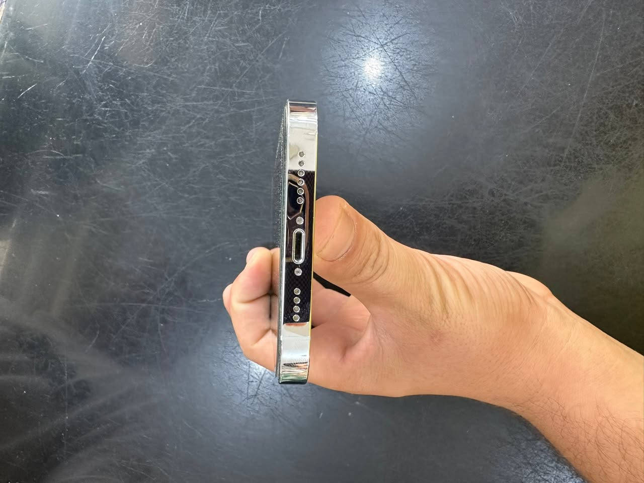 ايفون ١٤ برو ماكس 🖤
بحالة الوكالة ✅
Water proof 💦
256  GB 📱
Battery :78🔋🔥 الون البيض النادر 
 مكفول
📌لا توجد خدوش نهائيًا 
السعر ٨٧٥وبي مجال  🔥🔥
للتواصل والاستفسار : ***********☎️
