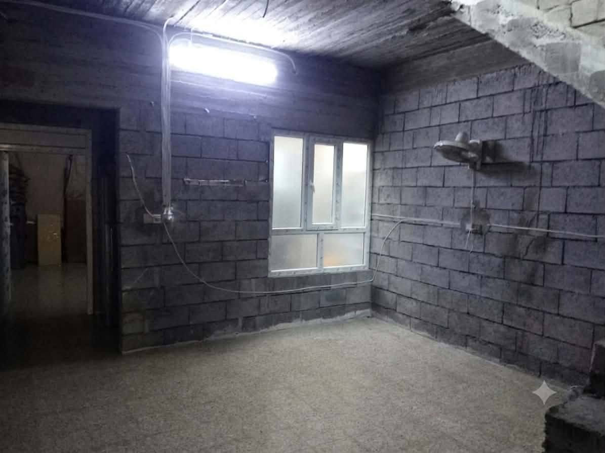 يعلن مكتب ابو سيف للعقار
هيكل للبيع المساحه 120 متر سند طابو شرط التحويل 

في حي انتصار شارع 30 يتكون الدار من غرفه والاستقبال 

مشتملات 

مشتغلين كهربائيات مجاري ابواب وشبابيك 

يعوز بس لبخ  للاستفسار على الارقام التاليه 

***********

***********
