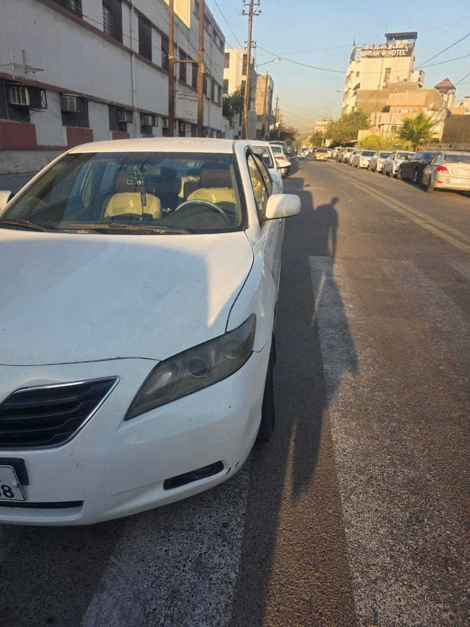 السلام عليكم
٢٠٠٧
٢٤٠٠ المرغوب 
خليجي لون ابيض المرغوب
كير مكينه تبريد حداديه كهربائيات كلها شغاله وجاهزه
بيها شخطه زغيره يم الجاملغ الخلفي وبيها اماكن صبغ ابيع احزام
تواصل واتساب فقط
***********
