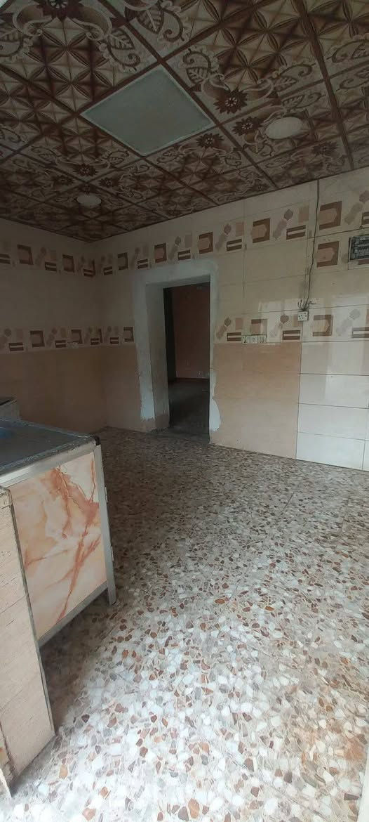 بيت للايجار الموقع حله ابي غرق /حي السلام 
(الـتفـاصـــيل البـيــت)
   مشتمل للايـــــــــــجار المساحه 90م 
غرفة نوم وصالة ومطبخ وصحيات داخليه وخارجيه 
مطلوب عائله صغيره 

سعر الايجار 200 الف 
 
للاستفسار الاتصال على الرقم 

***********
