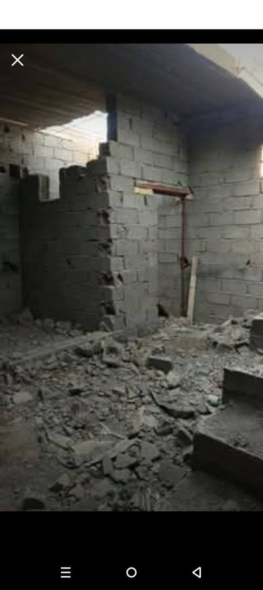 سلام عليكم عندي هيكل للبيع مساحه 100 متر عنوان حي بساتين حي سلام قرب جامع يمام لمهدي 
لستفسار على هاذ رقم 0774 296 1750 الفارس, صلاح الدين
