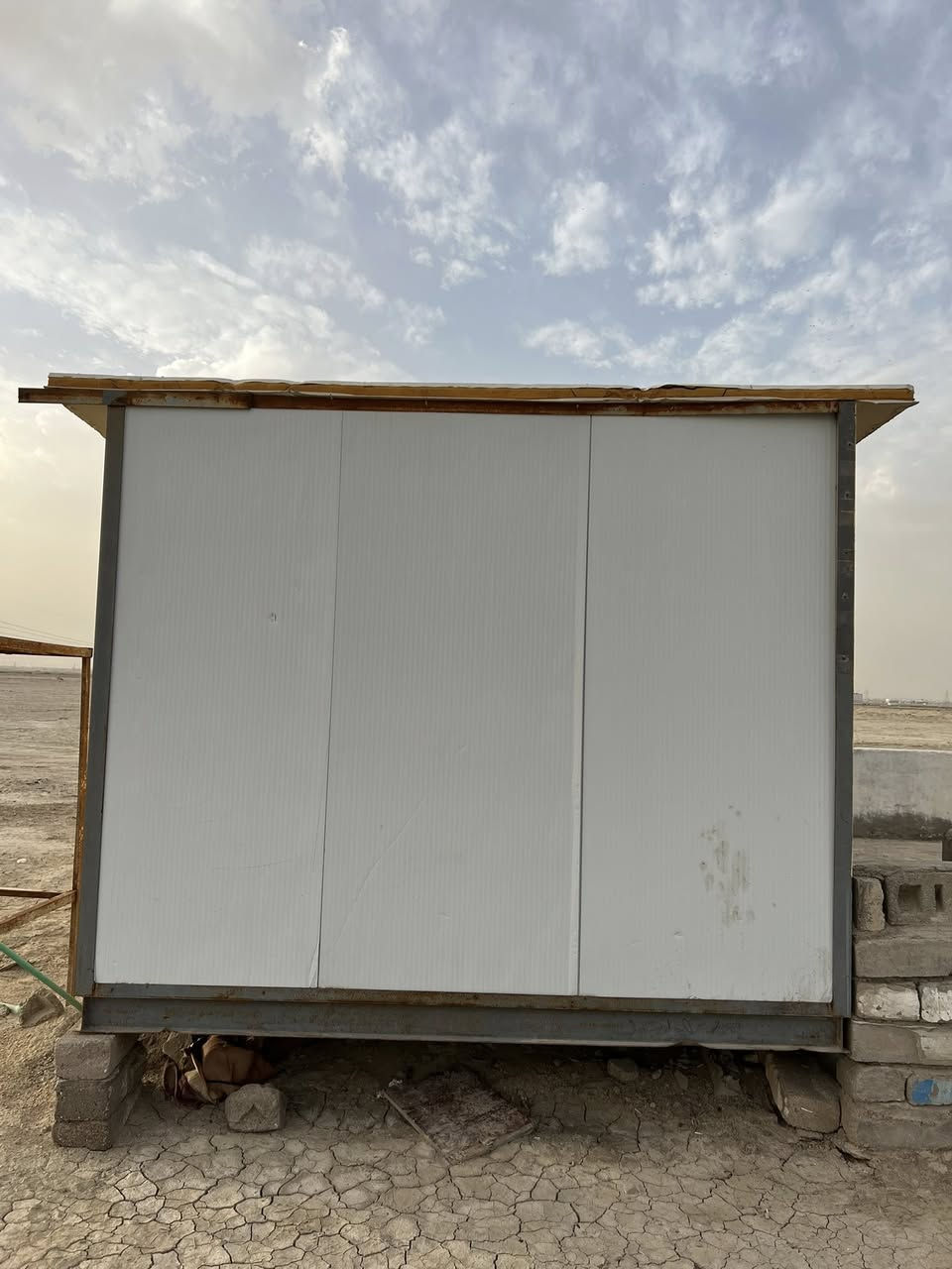 كرفان للبيع 8 في 3  العنون البصرة القرنه قرفه ومطبخ ***********
