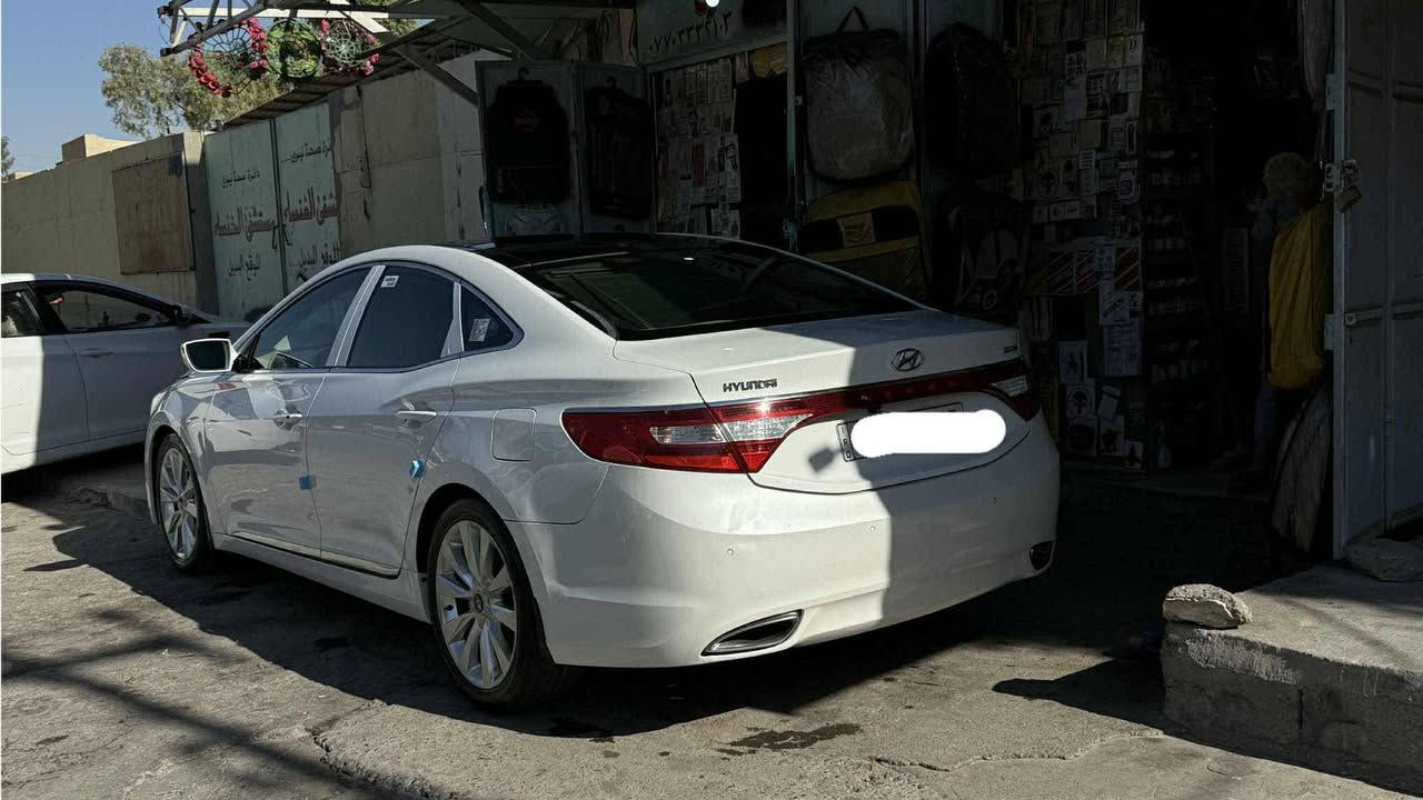 سلام عليكم
أزيرا 2013
السيارة فول مواصفات 
بنوراما بصمه كشن جلد داخل قرميدي مساج بالكشن كشنات كهرب مري قلاب حساس امامي خلفي  ليت لد اصلي  بك ليت لد 
السيارة حلوه وجديده ومانقصها مصرف رقم نينوى 12 رقم جديد هزا جديد سنويا جديده كابون بانزين ورقي  سيارة بسم الشرعي تشتري من الشرعي 
كير شرط محرك مامفتوح شرط لاصرف ولانفخ ولاصوت رواجز  صبغ جاملغ خلفي 
السعر 142  
للاستفسار الاتصال ع رقم وبي واتساب 
***********
