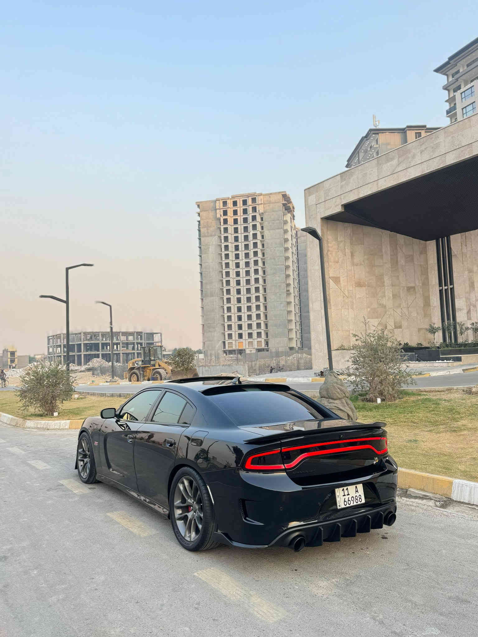 سلام عليكم 
جارجر ( سكات SRT ) 6400 🐝
الموديل : 2020  اصل 
رقم : بغداد مميز بسمي 
حادث : بنيد وجاملغ ايمن تبديل + صبغ
سحب بسيط براس الشاصي 
مواصفات السيارة 
فجوج برمبو 
سلايد روف 
شاشه كبيرة 
غرفه مختمه سكات 
خزن ميموري + كشنات تدفئه تبريد امامي
كشنات خلفي تدفئه
دركه كهرباء + هيتر 
الاظافات : 
تفريغ + برمجه فول سيفتي 
بلكات ريسنك جديدة 
فيت بم ريسنك
مازدات اوركل متغير + عدسه لون 
اويل كاج كان
شوته مفتوحه 
تايرات خلفيه 315 جدد
امامي 275 جدد
…
ماشيه 57
مكينه كير حدادية اكسل بحالة ممتازه 100‎%‎
المكينه بيها صفحه مفتوحه فقط بطل 
على ايدي تصوير موجود 
مكان السيارة بغداد - الكرخ 
السعر : 225  مجال بسيط 
اي استفسار
 واتساب ***********
0787 781 5125
