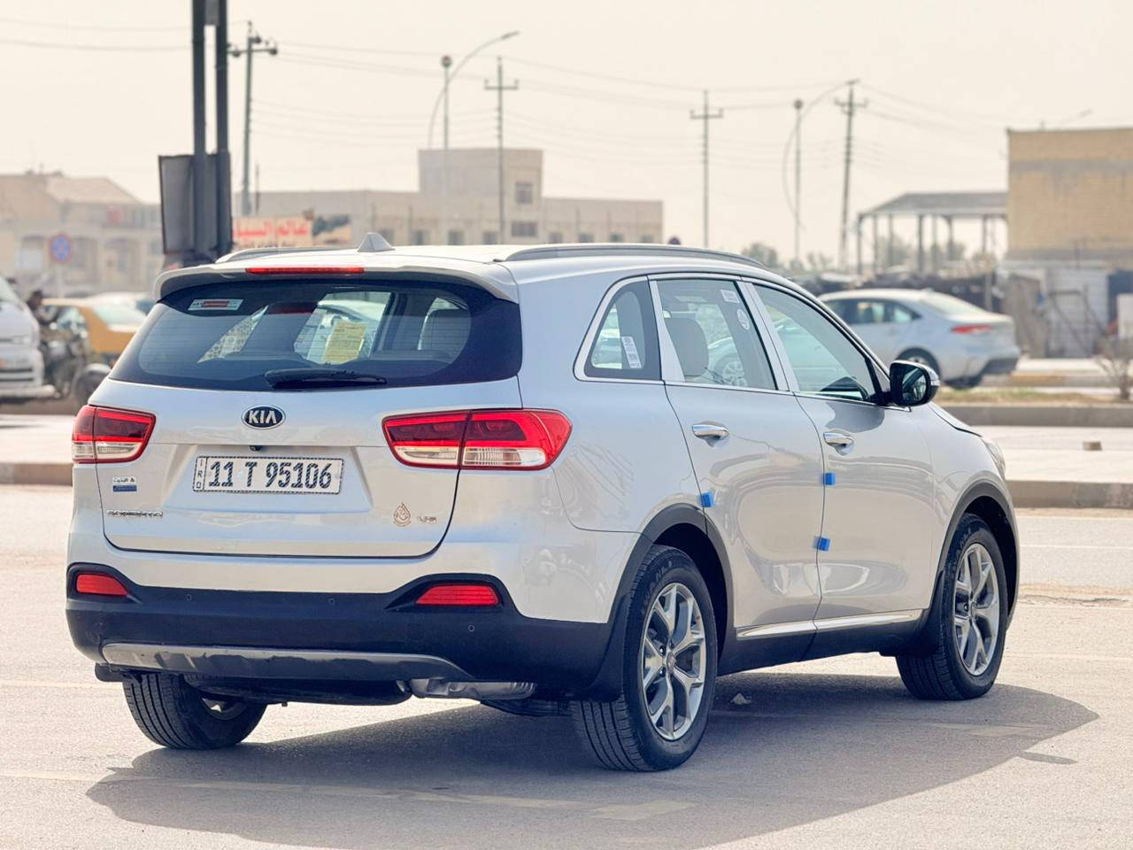 سلام عليكم سورنتو 2016وارد خليجي مكفوله من الضربه والتبديل بيها رشات صبغ اثر جراد خفيف
رقم بغداد دولي
مواصفات فول عدا البصمه
كشنات جلد كهربائيه
كامره حساسات لد امامي خلفي
7راكب 6سنلدر 3قطع تبريد السياره جاهزه من كلشي السعر 178وبيها مجال ‭٠٧٨٧ ١١٠ ٥٩٠٨
