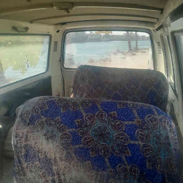 السلام عليكم هايس للبيع نضيفه حلوه
السعر 13وبيه مجال للطيبين *********** المكان البصرة التنومه
