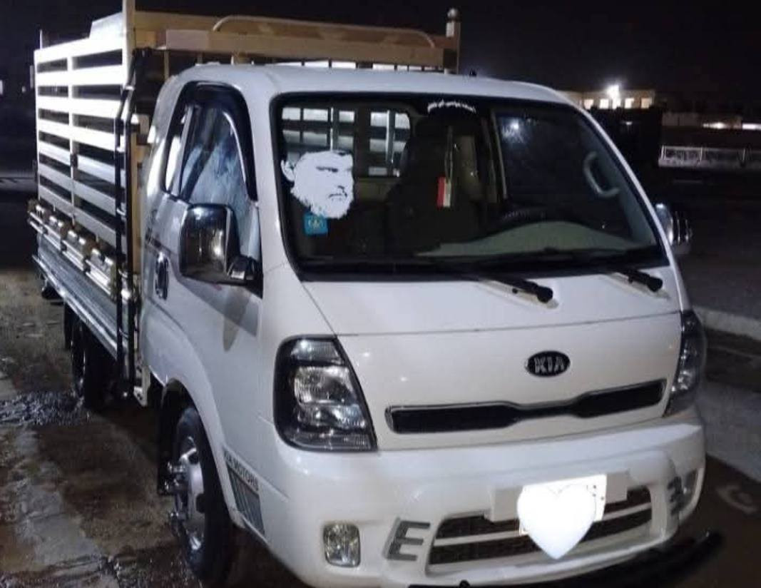 سلام عليكم كيه فحل موديل 2020 ماشيه 70الف  محرك 4000 مفتوح مكفوله كفاله عامه سونار السعر 160ورقه ***********
