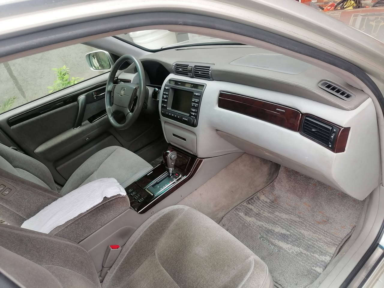 السلام عليكم وين اليدورجديدوفول وشحم سياره ادوات طك فلين اذا موريحه اليابان مرجوعه
موديل 2002كرستال اصل اربع دكم مكفوله
ثلاجه تبريد سبلت امامي 
تبريد خلفي كروس مثبت سرعه تحكم استيرن جام اوتو مرايات شفط دبل عينه الكتروني وليزري
شاصي 75 ديفورالجبير سياره على وضع الشركه 
ويل نجمه البلاد العنوان البصره اتصل واني بخدمتك
***********
