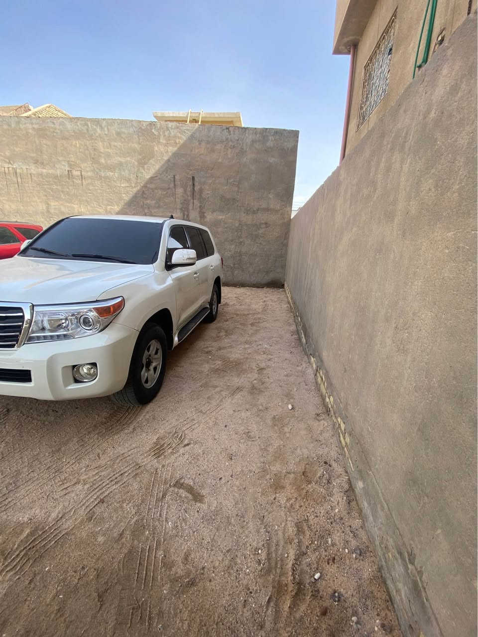 السلام وعليكم 
من رخصت الادمن المحترم 
للبيع لاندكروز جكسارة مصفح تصفيح بلاد B6 موديل 2013 السيارة جاهزة وحلوى كير مكينة تبريد حدادية تايرات خير من الله السيارة جاهزة من جميع النواحي اي ستفسار تصال على *********** هاشمية, بابل
