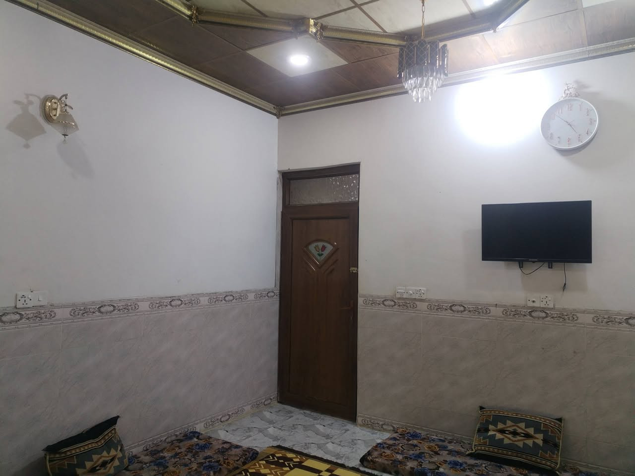 دار البيع 150 متر بناء جديد طابو زراعي 25 
يتكون من استقبال وغرفه نوم ومطبخ وصاله وصحيات
العنوان ديالى بعقوبه زراعي التحرير قرب أسواق المدينه
يبعد ع شارع العام ١٠٠ متر ***********
