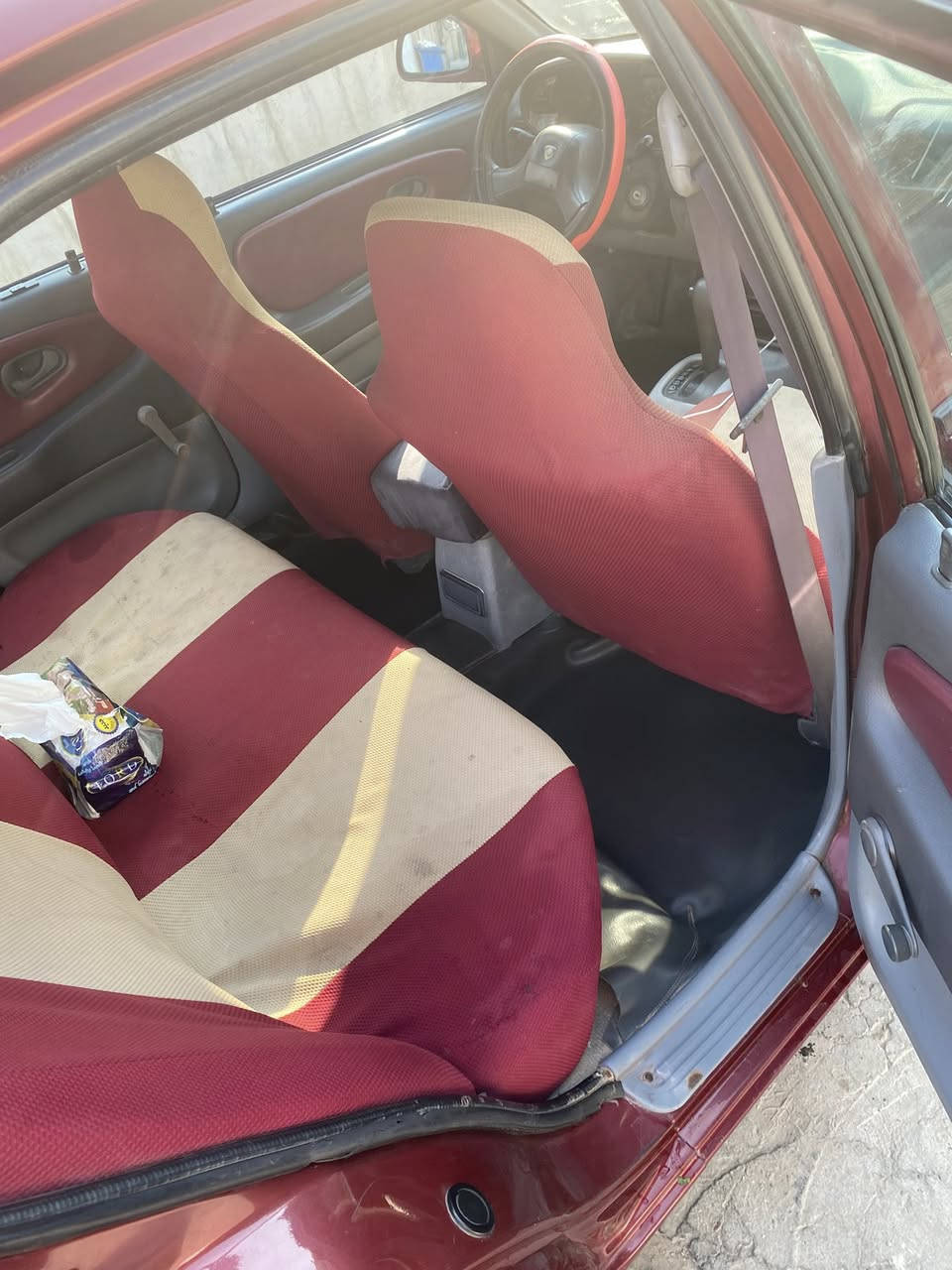 سلام عليكم بروتون مديل2005  رقم السياره بابل إنكليزي جديد مصبوغه احزام جماليه كير محرك جديد صدر جديد تبريد ثلج السياره حادث ما بيه بس صبغ جماليه  السعر 48 بيها مجال بصيط جدن … مكاني بغداد المنصور الرقم ***********
