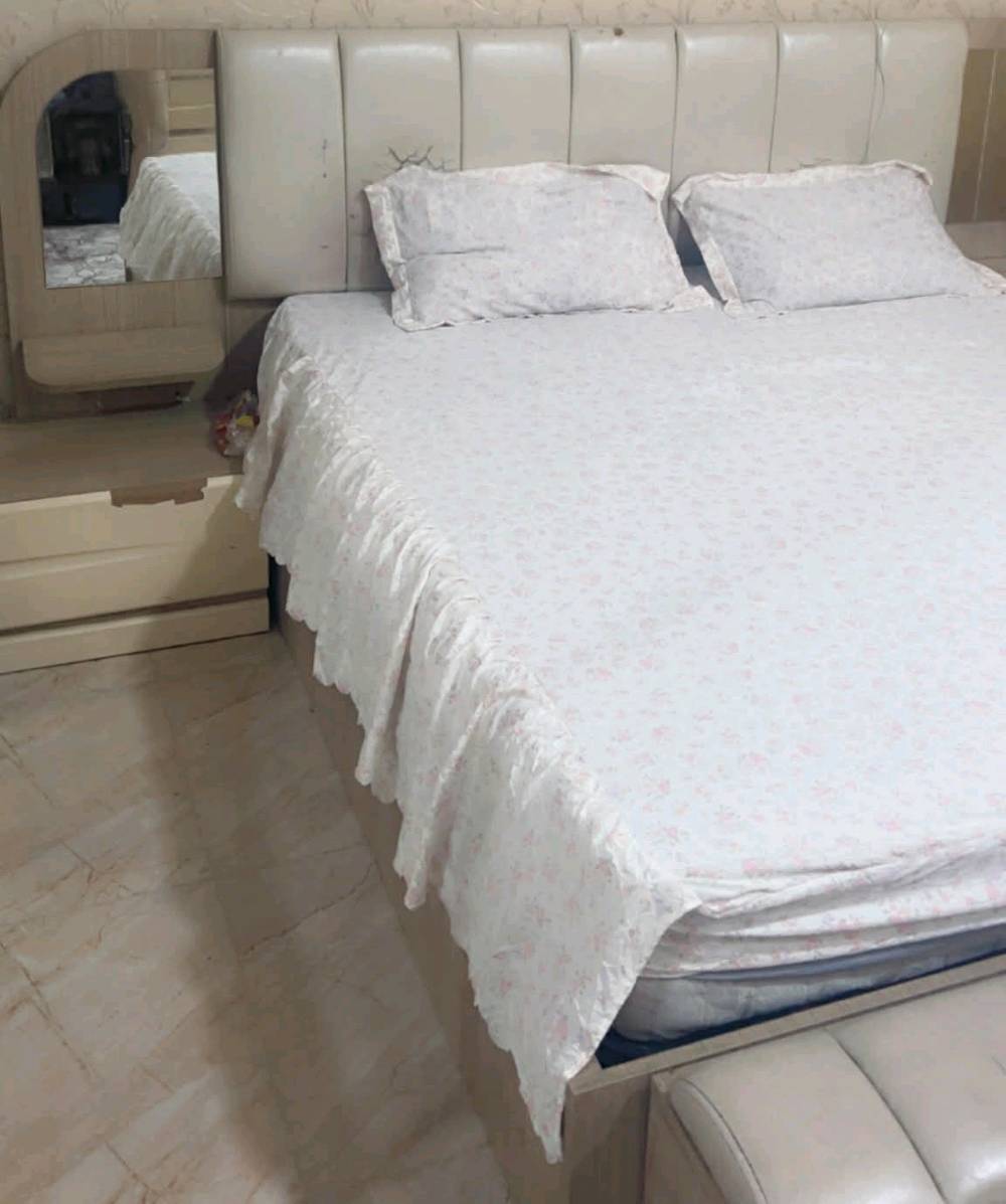 غرفة تركية مستعملة للبيع مكاني بعقوبة بهرز السعر ٤٥٠ وبيها مجال 