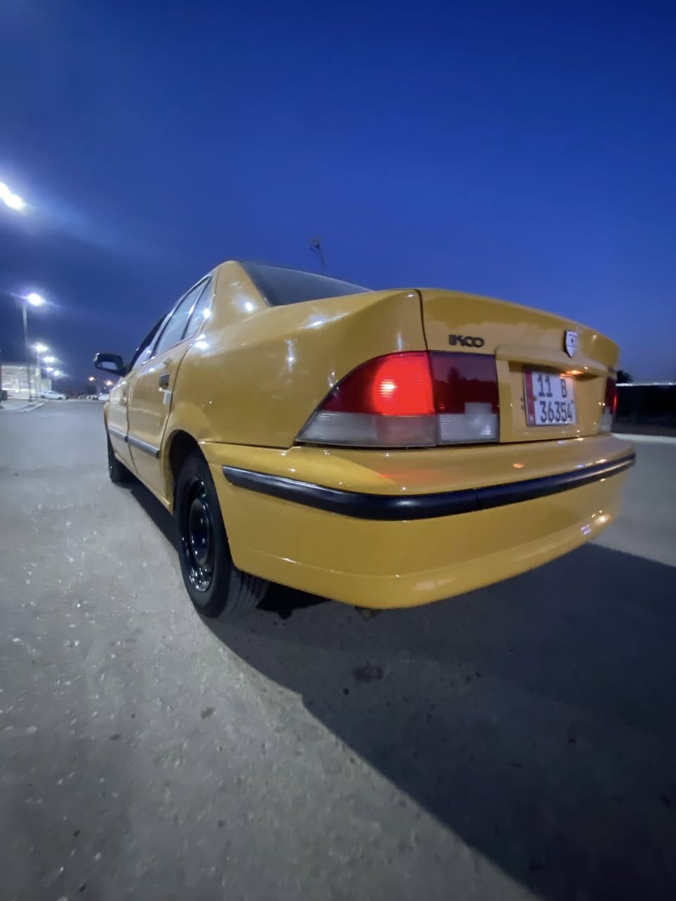 سلام عليكم سمند للبيع لأضربه ولا صبغ ولا تبديل مكينه وكير جدد حداديه امامي خلفي جديد تبريد ثلج دواخل نضيف مصفره من كلشي وسنويه جديده ورقم جديد مكاني بغداد الاستفسار ☎️***********☎️
