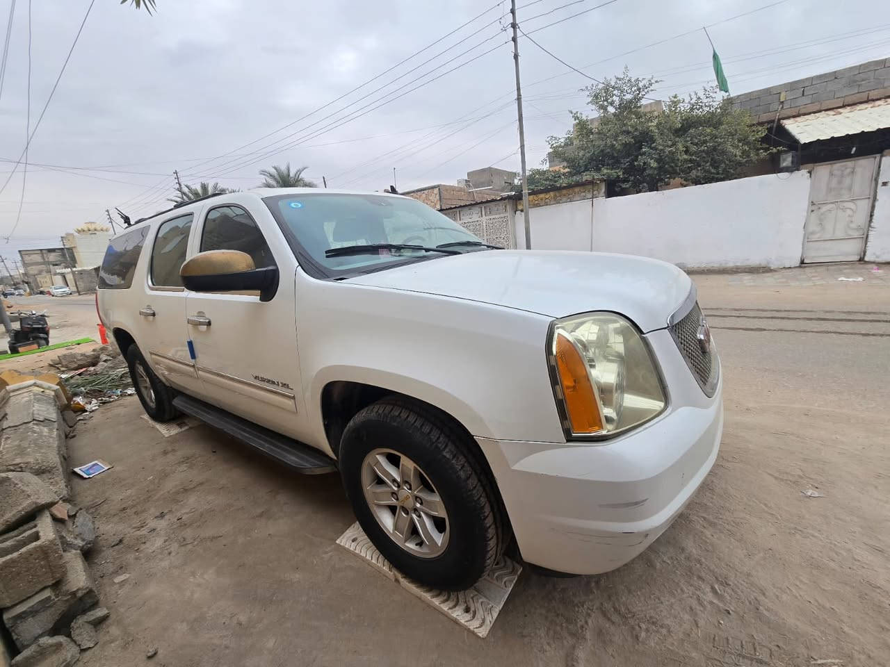 جي ام سي يوكن رقم بغداد خصوصي
مديل 2011 امريكي 
........................... 
كفاله ضربه تبديل صبغ 
عيب شرعي كله مكفول
ماعدى الخياس موضح بصوره
............................. 
 مكينه مكفوله
كير مكفوله
وحداده جاهزه
............................ 
  تأيرات جدد
تبريد تدفئه كله جاهز
.......................... 
مسوي هزه بس مامحوله 
اصوليه ١٠٠%
تحويل ثاني يوم
.......................... 
السعر ٢٠٥
البصره كرمة علي 
للعلم انا مكلف بالنشر صاحبه بالمرور وهذا رقمه ***********
