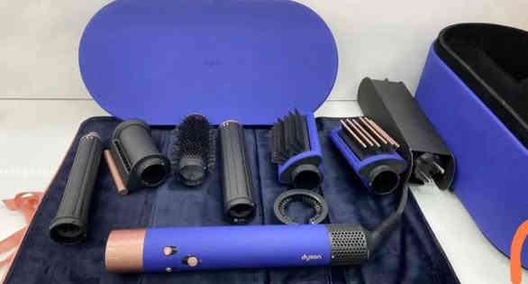 Dyson airstrait original 🌪️
سشوار دايسون الاصلي ٦ روؤس 
***********
