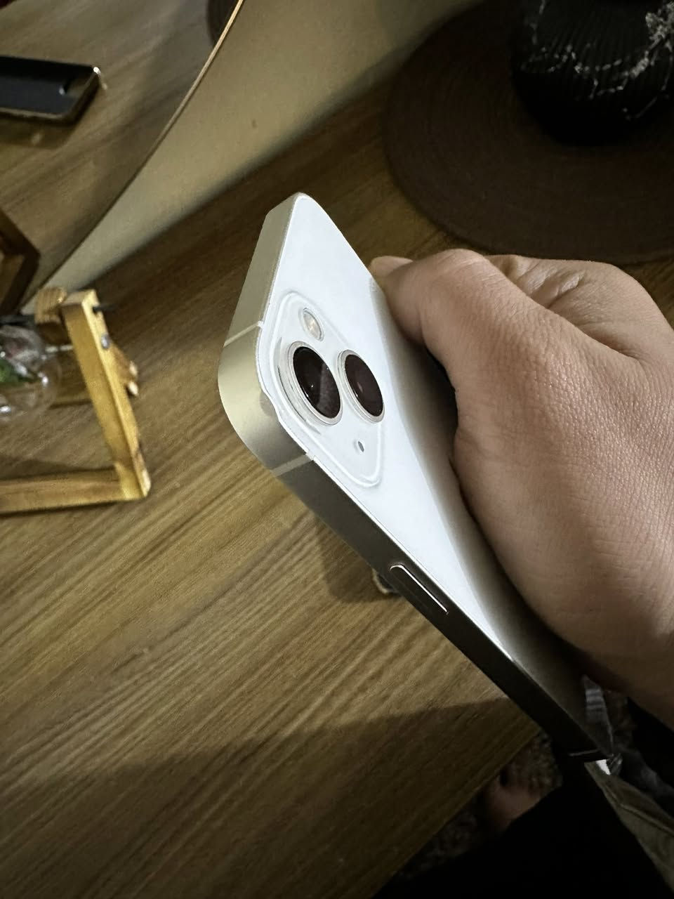 السلام عليكم ايفون 13 عادي ذاكره 128 بطاريه 92 الجهاز بلادي وتر بروف ضمان ماستر ABM الجهاز نظيف كلش غراضه كامله بعده بضمان السعر 460 وبي مجال المكان بغداد الدوره الرقم ***********
