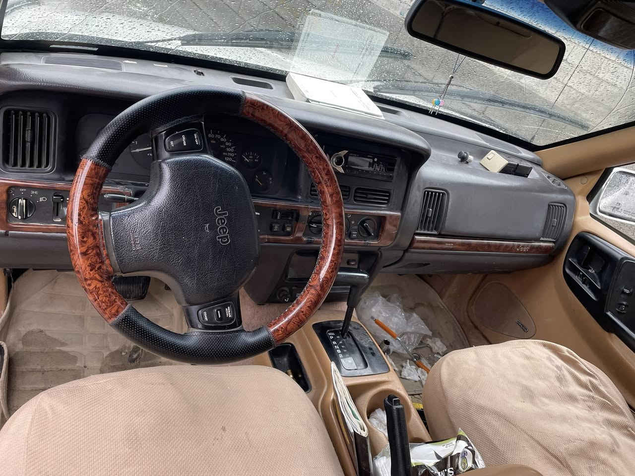 مه كينه ي  به طه ٣٠٠٠
سه ياره كه زور پاكه  به س  بونيدى  بوياخه 
مه كينه و گير به شه رته 
سه نه وي له گه له  وه كاله ش ده كري 
توماتيك
٤٤$
***********
***********
