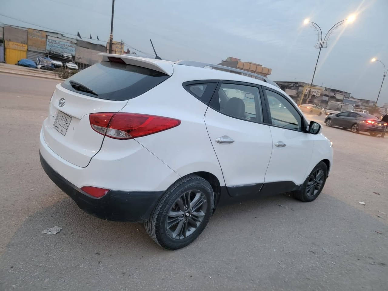 السلام عليكم توسان موديل 16 وارد خليجي مكينه وكير حداديه تبريد كله كفاله بيها رشات صبغ بيها بلا دواخل قماره تكم كفاله سياره جديده كلش مال جناي جاهزه ماكو كل نقص رقم بابل مداور مباشر بسمك السعر 126 العنوان بابل مركز المدينة ***********
