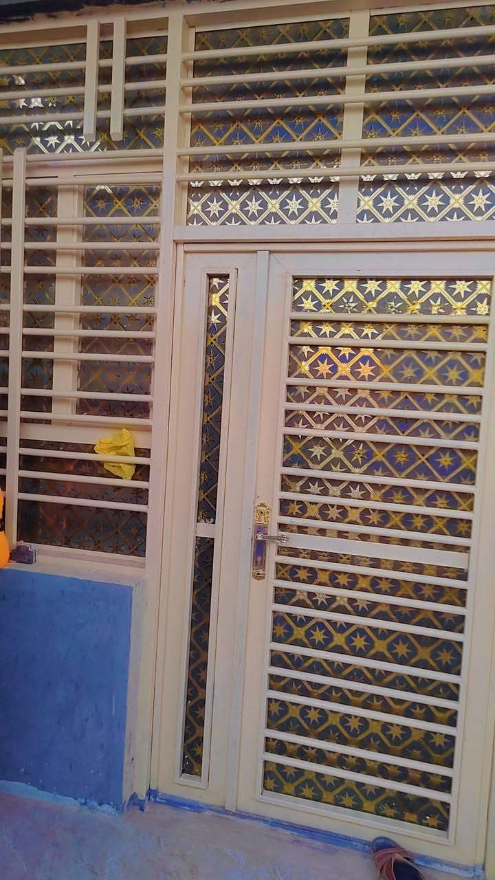 سلام عليكم ورحمة الله وبركاته اتريده بيت اتريده حسينيه المساحه ٢٠٠ متر ركن شارعه تبليط بناء حديث يعني صار سنه من كمل طابقين اني بنيته مال جنيان بس الأساس كلفني ٨ ملاين ونص جهة طريق ياحسين خلف الحسينيات تبعد ٣٠٠متر عمود ٣٦٦ طريق كربلاء نجف خمس غرف نوم طابقين الطابق الأول غرفه خمسه في اربعه مع صاله كبيره مع استقبال ١١ متر مع مطبخ حار وبارد الطابق الثاني ٤ غرف نوم اثنين اسويت واثنين عادي الطابق الأول طابوك نهروان والطابق الثاني بلوك حداديه تسكام عقد زراعي المكان شارع كربلاء نجف عمود ٣٦٦ خلف الحسينيات تبعد ٣٠٠متر الاستفسار على الرقم *********** واتساب موجود خاص مفتوح ملاحظه خدمات متوفره كافه
