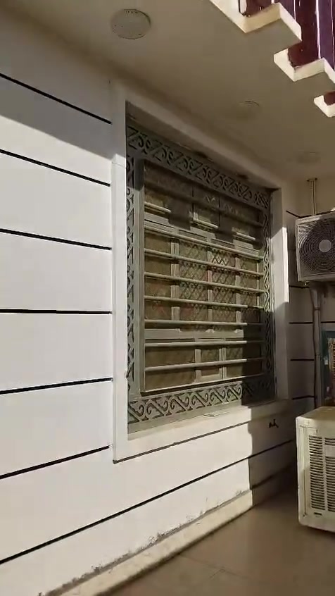 مكلف بانشر بيت للبيع مساحه 200ركن على موقع حديقه شارع 15 موقع حلو مرتب 4غرف نوم صحيات داخل وخارج رقم العقار 22104
موقع ال 7كيلو تواصل مع الرقم صاحب البيت 
*********** ابو قتيبه 
اكرر مكلف بانشر السعر 130وقابل للتفاوض
مكلف بانشر بيت للبيع مساحه 200ركن على موقع حديقه شارع 15 موقع حلو مرتب 4غرف نوم صحيات داخل وخارج رقم العقار 2284
