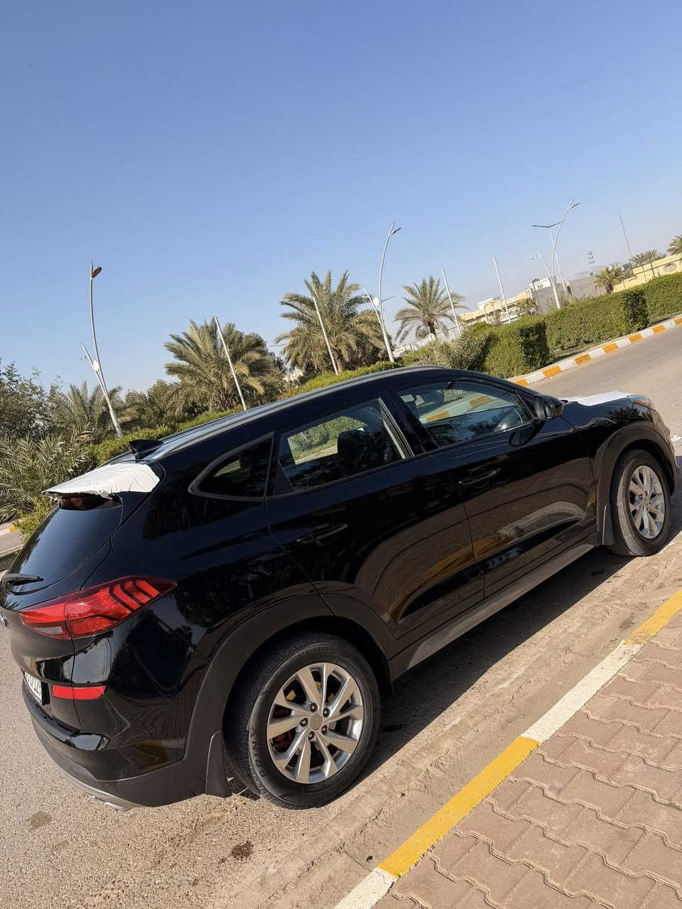 السلام عليكم
هونداي توكسان
الموديل2020
فول عدا البانراما
كشانه حار تبريد بيانو
ماشيه93k

ضررها راس البونيد شرط بدون دواخل السياره جاهزه 
رقم اربيل باسمي

السعر167وبيها 
عنواني صلاح الدين تكريت


**إذا كنت صاحب هذا الإعلان وتريد حذفه لأي سبب، رجاءا أرسل رسالة إلى الدعم الفني**