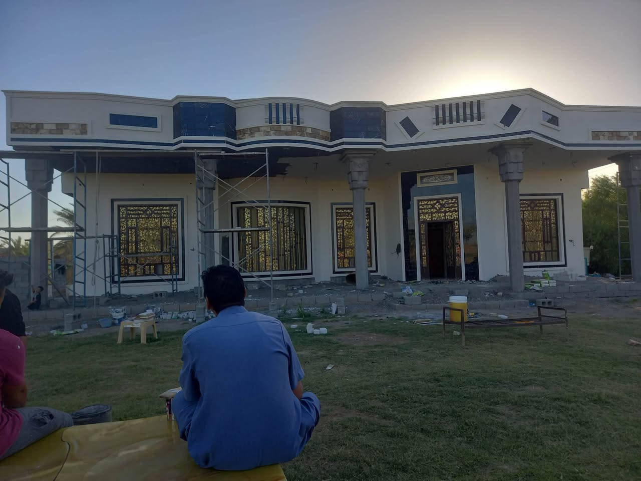 . السلام عليكم : 
. عمل كافه الواجهات وحسب التصاميم المطلوبه وبأسعار تنافسيه للاستفسار الاتصال ع الرقم ***********
