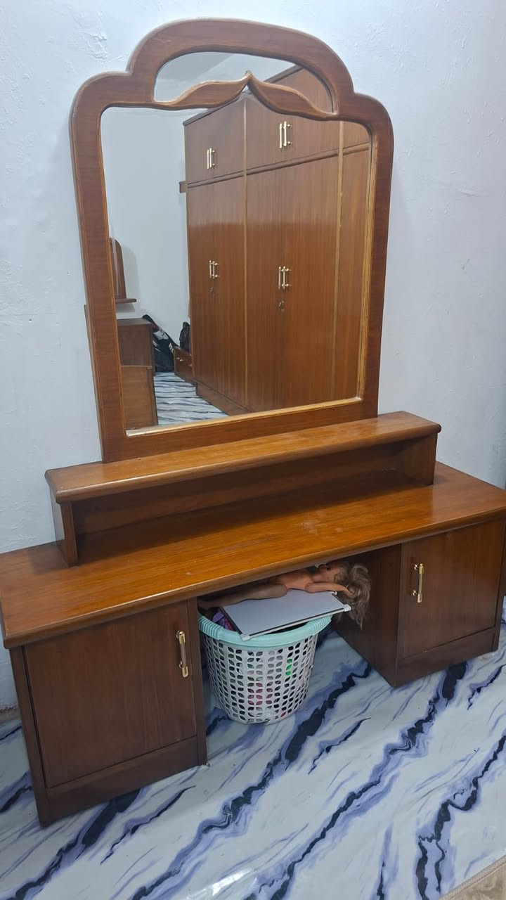 ‏للبيع صاج الأصلي السعر 150
***********
