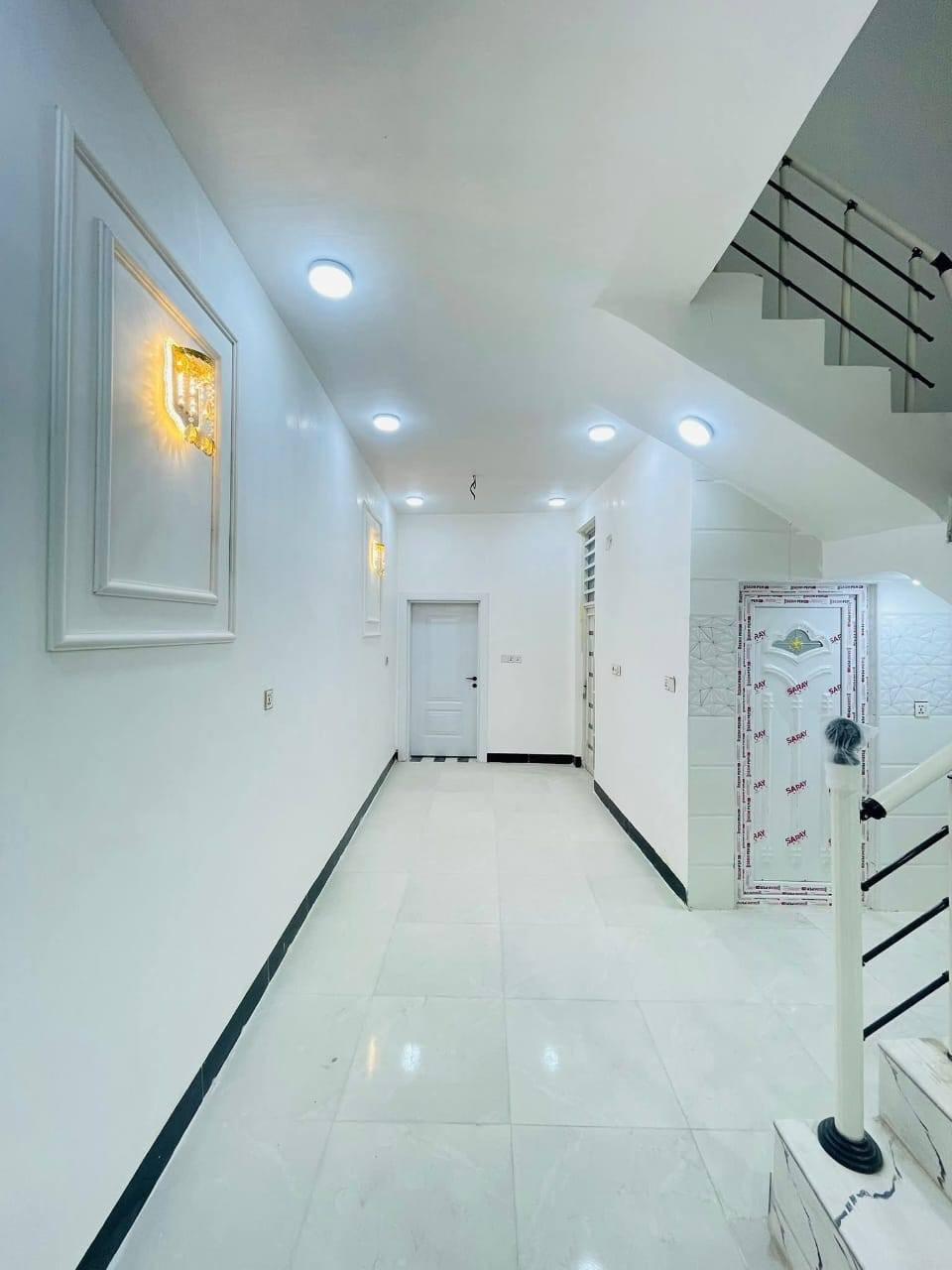 دار للبيع  50 م 🏡 (مكتب الخليج للعقار عمود327)
*********** وتساب
***********
✅ مشمول بقرار التطويب 

بسعر /25/ مليون مع المجال/ 
موقع /نجف 🏡شارع الحولي مال المطار عمود 327

البناء 🏡 
غرفه/صاله/مطبخ / صحيات/مكشوفه
بناء مرتب/ اساس + سقف كونكريت + طابوك

ألخدمات 🏡 ماء/كهرباء/مدارس/سوق/تبليط/لحد الباب
