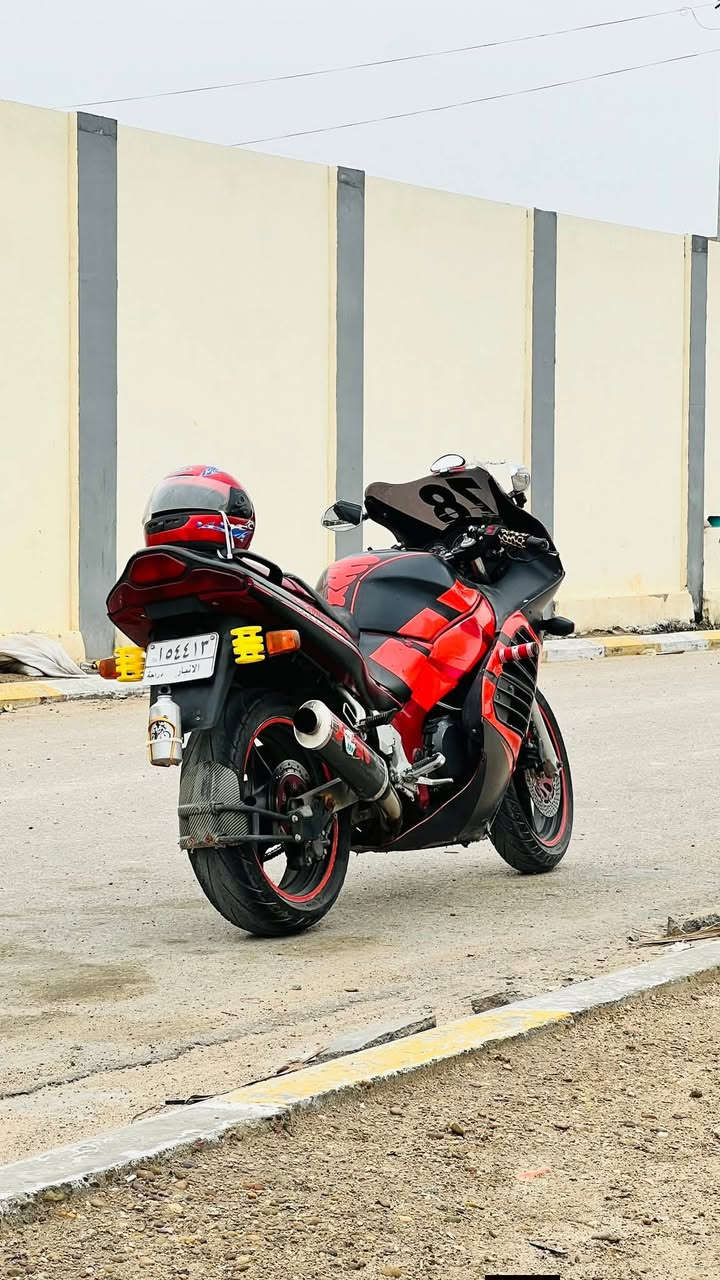 السلام عليكم ورحمة الله وبركاته
بطح قرش 🦈 محرك 400cc🏍 سنوية بأسمك💳
محرك مامفتوح. الدراجة مانقصها برغي تريد بس خيال
السعر 15 وبيه مجال للشراي مكان الدراجة انبار فلوجة 
للاستفسار ***********
