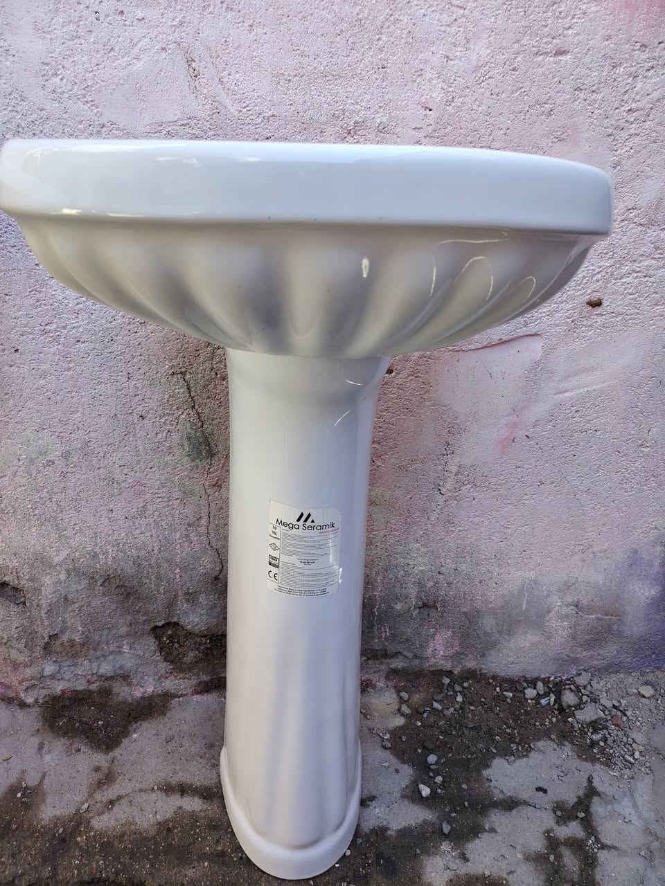 مغاسل للبيع عدد 2 تركي المنشأ  اصلي
قياس 60 وقياس 50  نضيفات كلش استخدام قليل السعر  50 ثنينهن  مكاني الحياتيه شارع 60
***********
