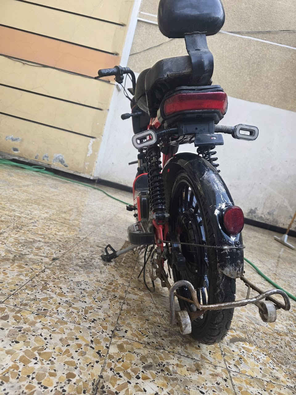 سلام عليكم مر خصت مدير الكروب المحترم دراجة شحن موديل 2024 دراجة متروكة صالهة فترة ما اعرف شبيهة صار بيهة خلل بل كهربائيات وتركتهة لا تكلي شبيهة ابيعهة علا وضعهة العنوان بغداد العبيدي قرب البانزين خانة سعر اتصل وتدلل الرقم ***********
