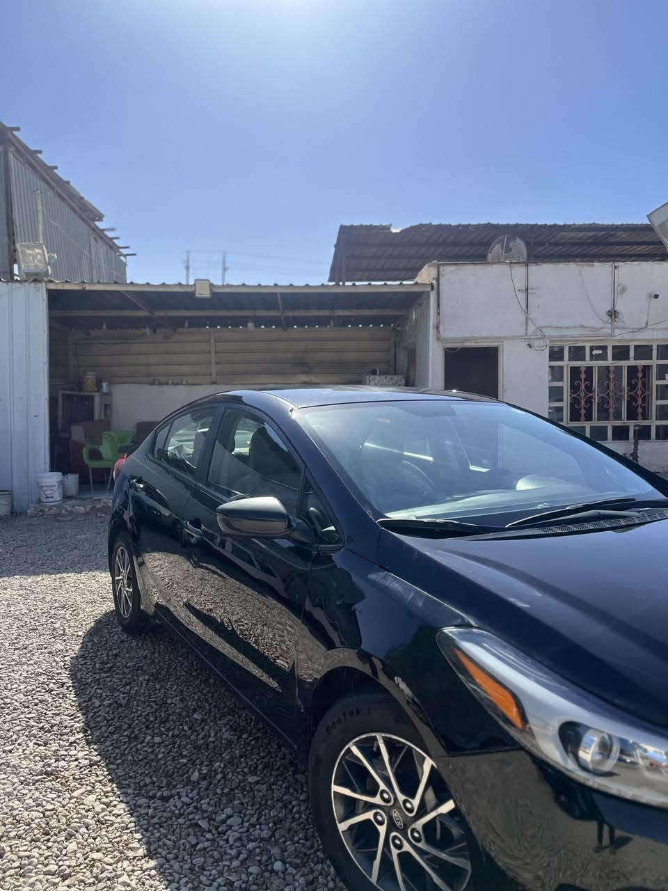 كيا فورتي 
موديل:2017
اللون:اسود
الصبغ: البنيد و اربع اصابع من الجاملغ الامامي و خشم الشاصي صبغ 
مواصفات عاديه
السياره ناشفه
رقم اربيل القديم باسم شركه 
مكينه 2000دوش 
كير AT 
للاستفسار ***********
