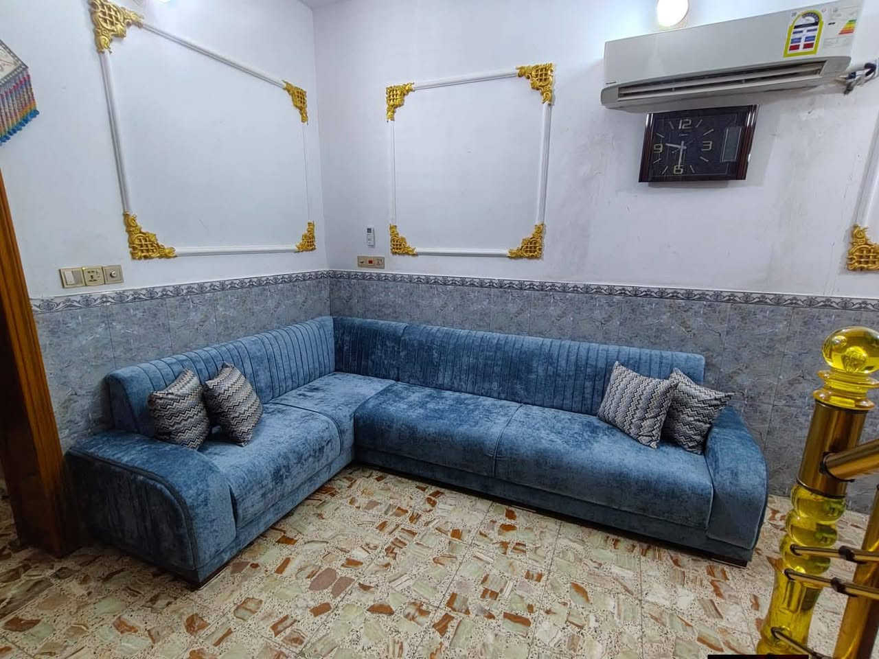 دار للبيع

#بيت_للبيع النجف  - حي سلام  خلف اربع سوايد مدينة لعب سلام
  (  🔴  تابع_التفاصيل_الكاملة  🔴  ) 
_________________:
دار -جديد  #

مساحه 100 متر 

طابقين --

🔘
__________________:
موقع  الدار : النجف حي السلام

 

    🟦ليكم #التفاصيل_الدار الكاملة 🔶
➖➖➖➖➖➖➖➖➖➖➖➖➖➖
احدث التصاميم الداخلية  العصرية 🌇

ديكورات جبسن بورد للسقوف + سحبات ملكية

صب مركزي كونكريت وتسليح للأساس والسقوف 

——-----:
( المجموعة #الغرف 🔸في الدار 3 غرف نوم ) 

     #يتكون الطابق الأرضي_____

🔹 غرفة نوم
🔹 صالة كبيره_
🔹 مطبخ 
 استقبال كبير
🔹 مجاميع صحيات 

🔘 طارمة + صحيات 
———————----------------
#الطابق_الثاني_يحتوي _على : 
📌 غرف نوم عدد2
📌 صالة_كبيره  
📌 مجمع صحيات
➖➖➖➖➖➖➖➖➖

#للاستفسار أكثر يرجى الأتصال أو المراسلة🔰

أو زيارة-المكتب النجف الأشرف-حي السلام         
        سايدين سلام جامعة قرب حسين قفطان
مجاور الساحل للمرمر 

-***********_📲واتساب- اتصال ☎️

-
____________⤵️______________ :

مستعدون للتنفيذ البناء الدور حسب الطلب ❗
➖️ 
      لدينا_كادر هندسي متقن للبناء

 #بأحدث_التصاميم_العصرية_الحديثة

كل ما عليك الاتصال أو المراسلة على واتساب

تصميم - تنفيذ -اشراف - مقاولات - عامة 
. ___________:

احصل على عقار أحلامك معنا، نحن مكتب عقاري موثوق، ومتخصص في تلبية احتياجاتك السكنية والتجارية ❗

لمعرفة السعر علق ( تم)

***********
***********

مكتب الشارقة
