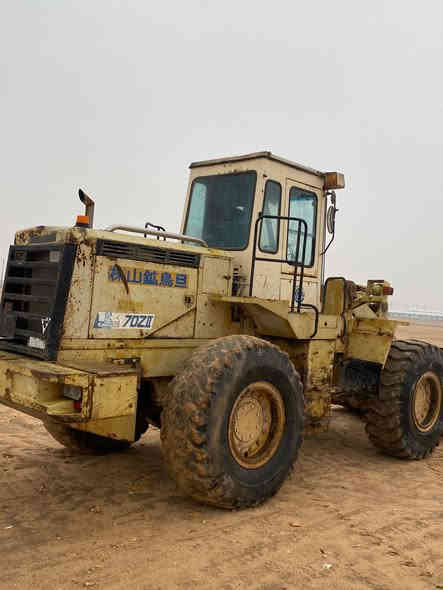 السلام عليكم
داش ثري للبيع حجم 70 رقم قادسيه جاهز للعمل وحاليا بالعمل يشتغل مكفول كير واكسنات السعر 210 وبيه مجال قليل
***********. واتساب 
***********
