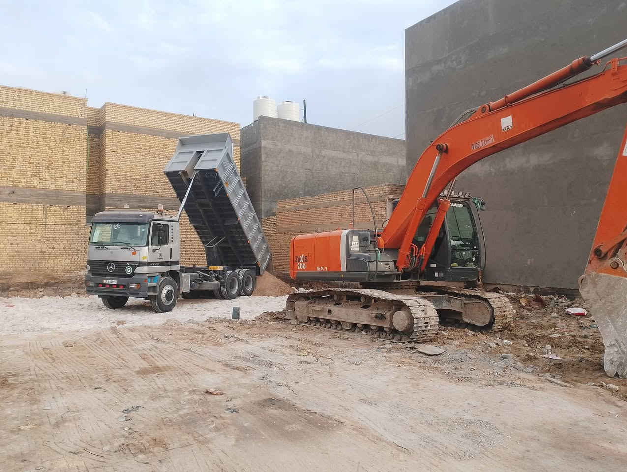 سلام عليكم مستعدون لقلع القطع وتجهيز الجلمود وسبيس ***********
