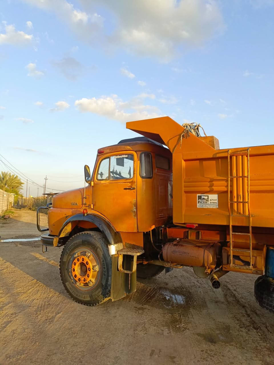 السلام عليكم قجمه للبيع موديل 80 بلاديه رقم الهاتف ***********
